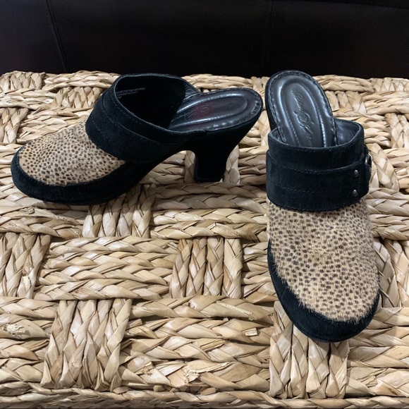 Born Crown black suede leather w/animal print clog - Picture 3 of 12